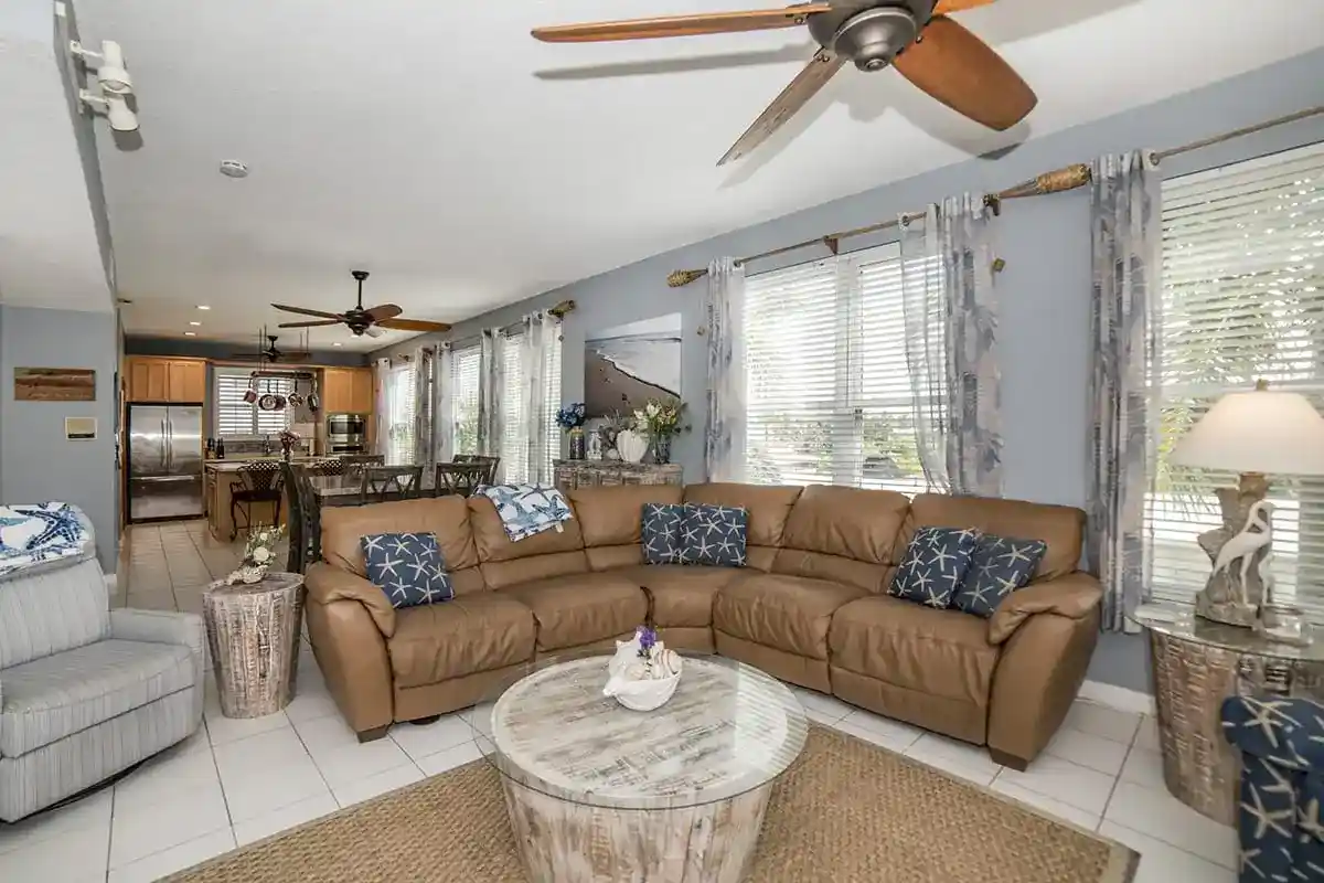 azqajqllm9q2i1sm4tae