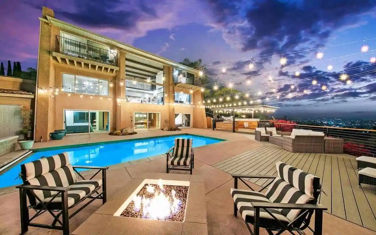 ax8invc4idl85wbdnyrv