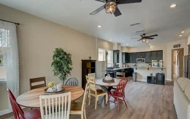 zc3xeno1pbw73vljuckc